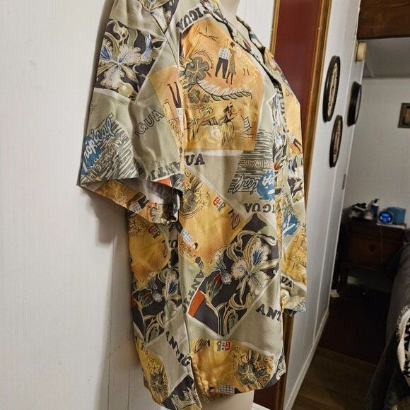 Island Traders L pit to pit 21 1/2 length 24 1/2 EX COND - Picture 3 of 5